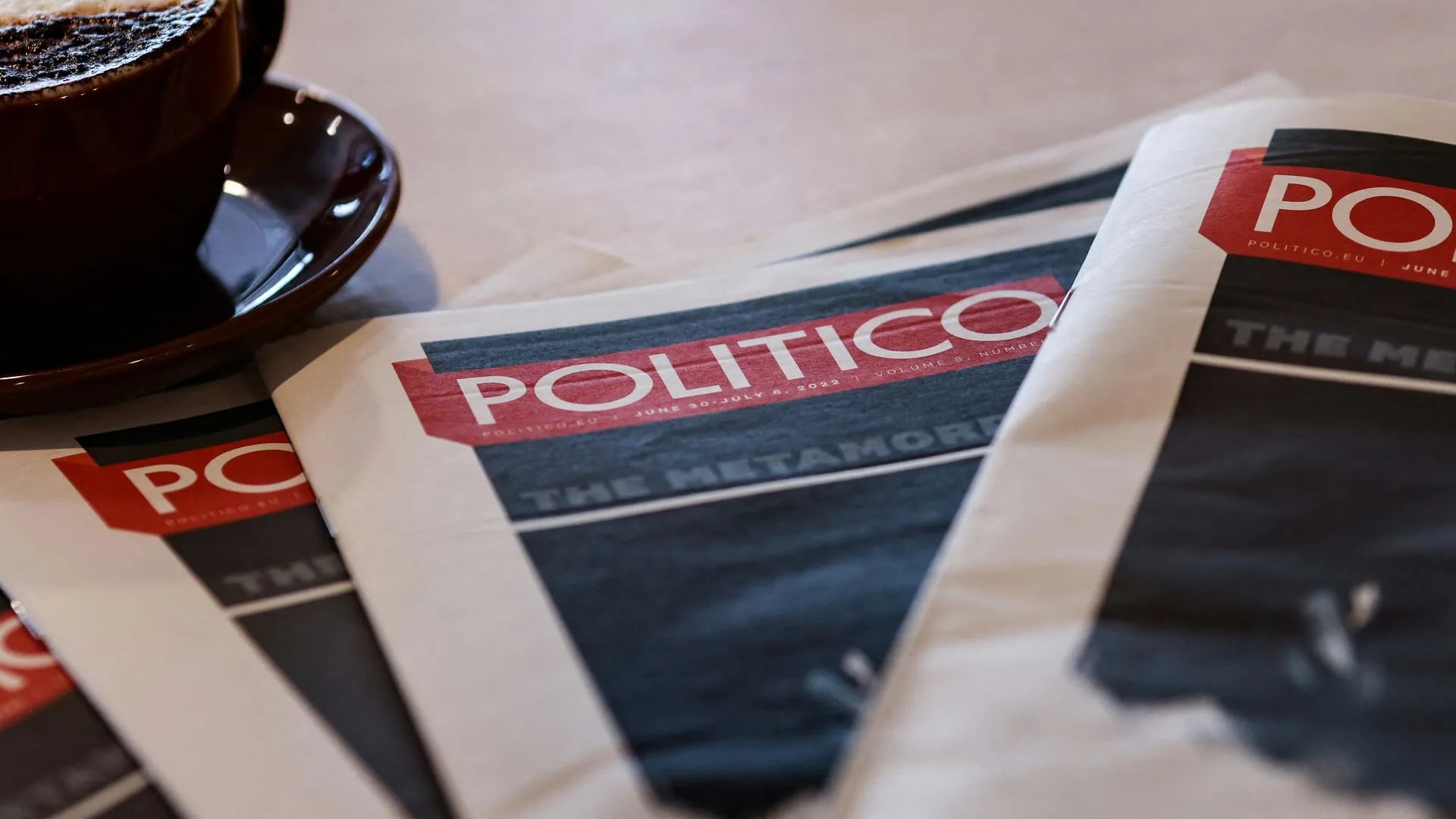 El propietario de Politico está avergonzando a sus periodistas con contenido absurdo generado por IA