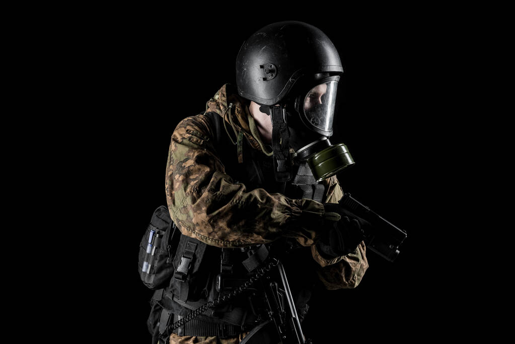 Nuevas herramientas desmantelan los sistemas de seguridad de la IA en minutos, permitiendo generar instrucciones para ataques con gas cloro